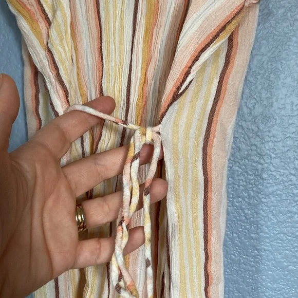 BILLABONG SWEET FOR YA Mini slip dress. Size XS. Button down.Adjustable straps. - Picture 9 of 13